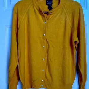 Vintage Women’s Cardigan Sweater